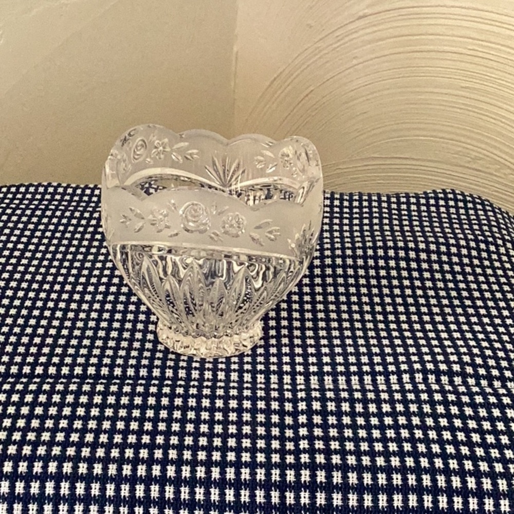 🏺 Crystal vase
